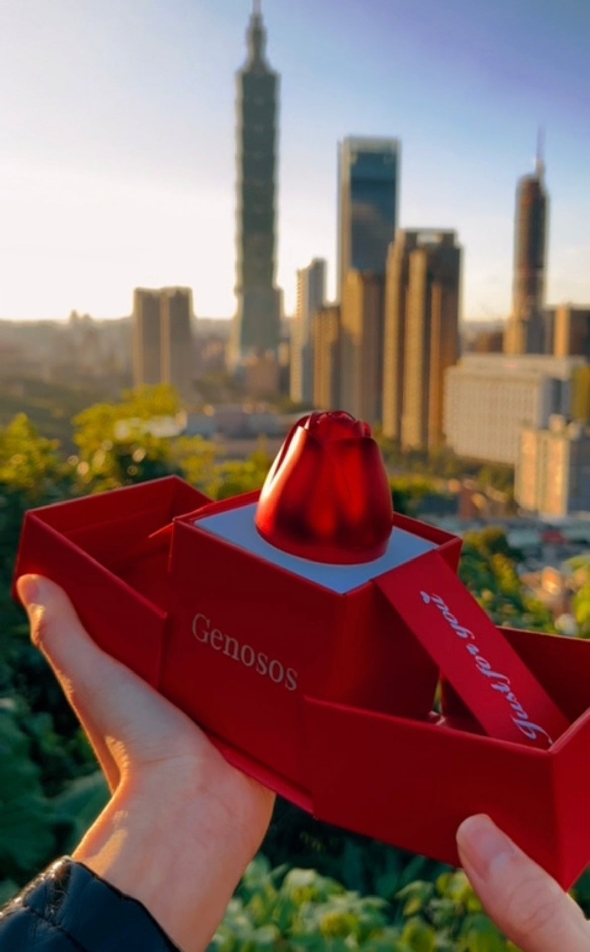 Alt image