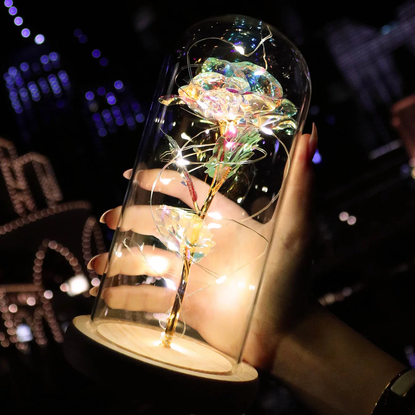 魅惑的に輝くバラ
